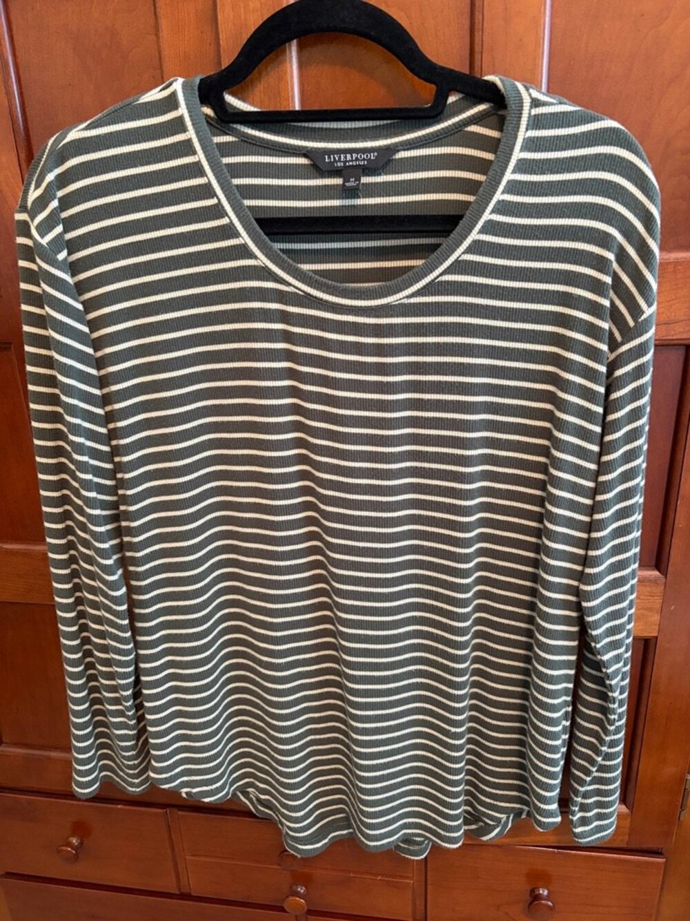 Liverpool Los Angeles knit top--Size Medium--Long sleeves--super comfy!
